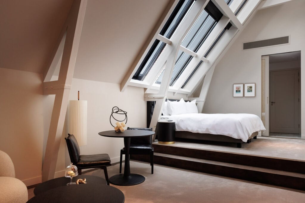 Pillows Signature Loft Suite