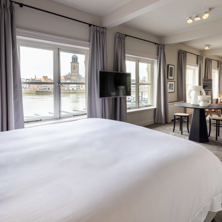 Suite with view on the IJssel in Pillows Hotels Deventer