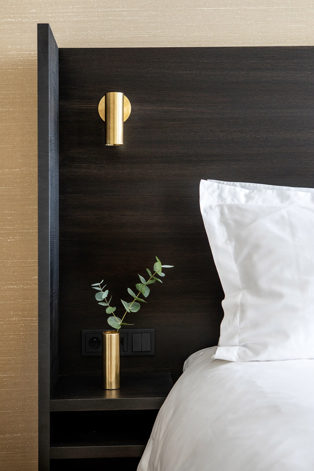 Pillow suite hot sale hotel