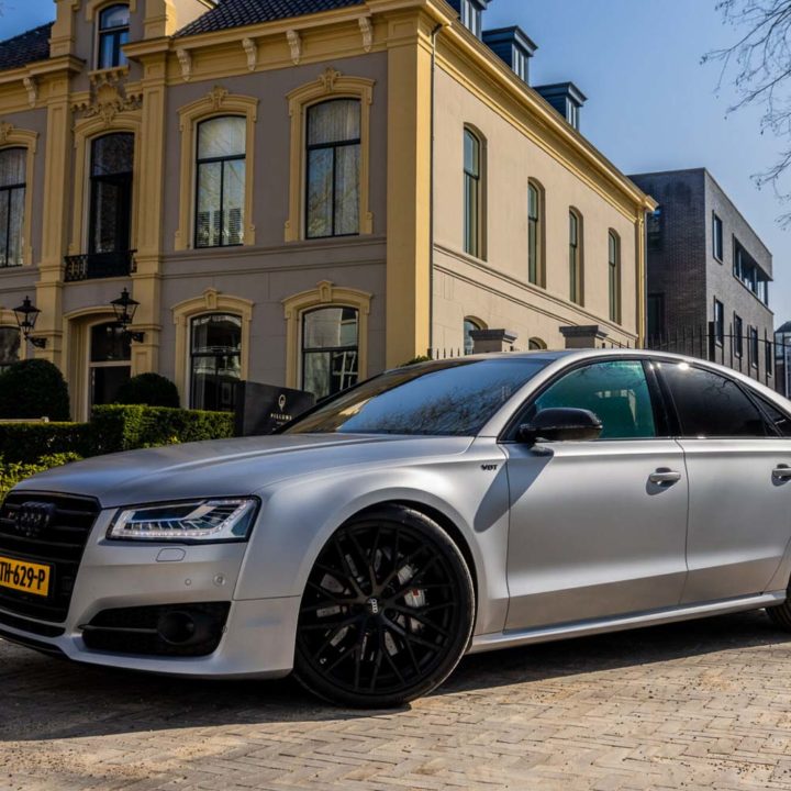 Shoot Pureluxe.nl with Audi S8 in Zwolle