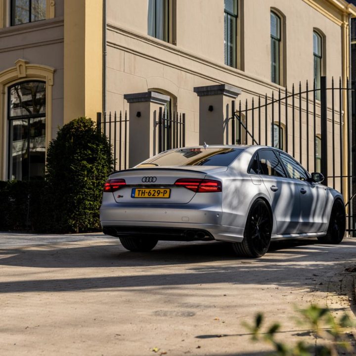 Shoot Pureluxe.nl with Audi S8 in Zwolle