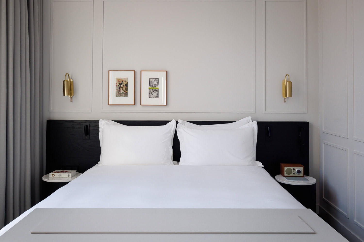 Shop Pillows Hotels